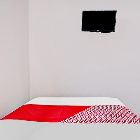 Oyo 90234 Dhoho Family Guest House Kediri (East Java) Exterior foto