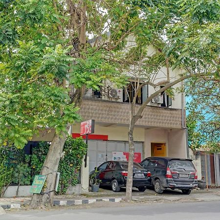Oyo 90234 Dhoho Family Guest House Kediri (East Java) Exterior foto