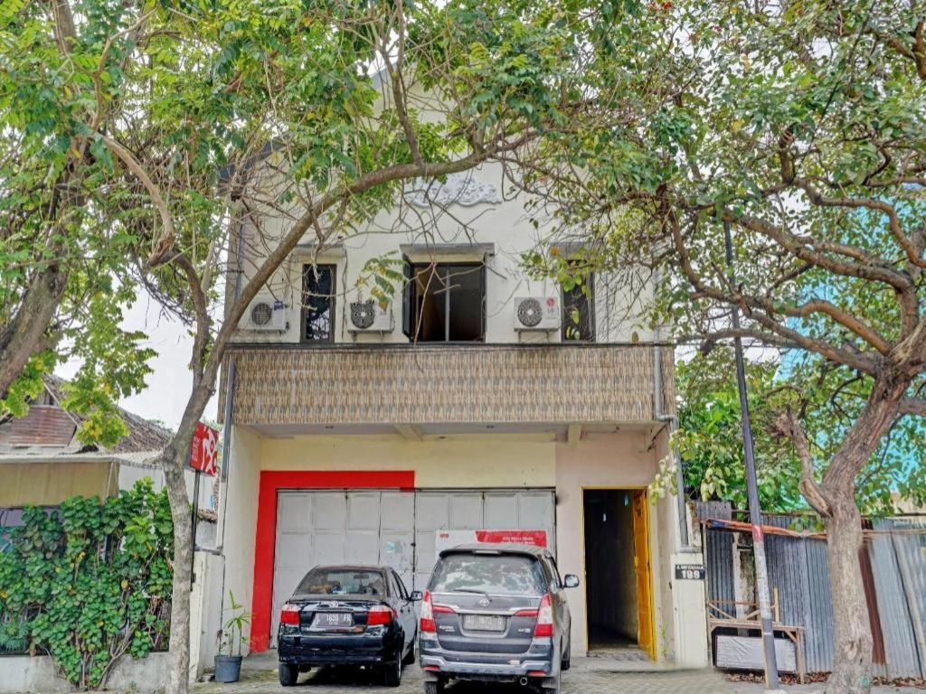Oyo 90234 Dhoho Family Guest House Kediri (East Java) Exterior foto