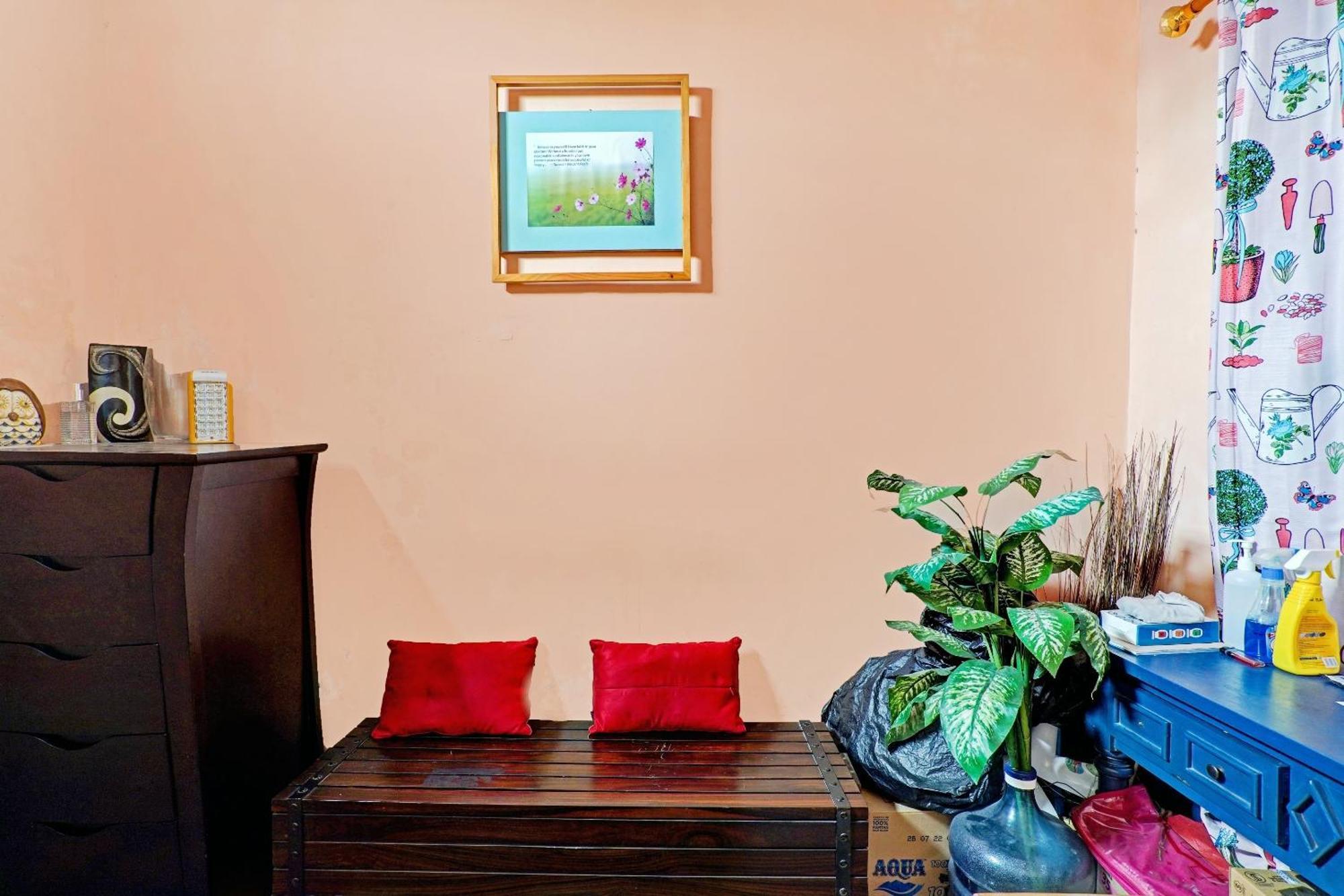 Oyo 90234 Dhoho Family Guest House Kediri (East Java) Exterior foto